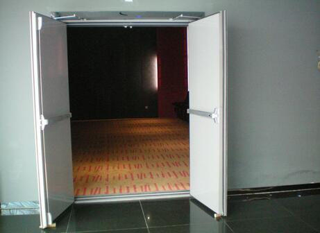 如何選購(gòu)常開式蘭州防火門